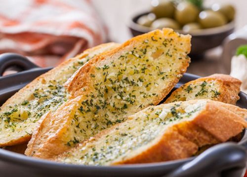 Cách làm bánh mì bơ tỏi - Garlic Bread thơm ngon giòn rụm cho bữa ăn sáng