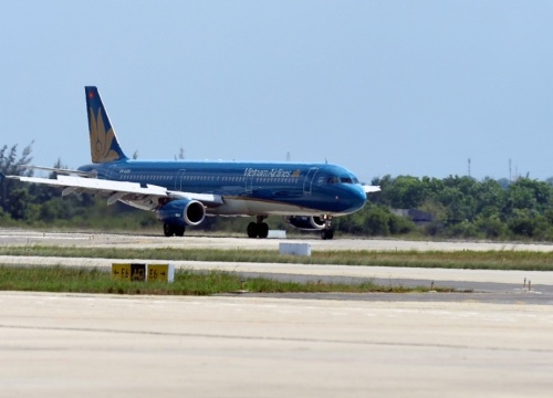 Máy bay Vietnam Airlines quay đầu để kiểm tra quy trình an toàn