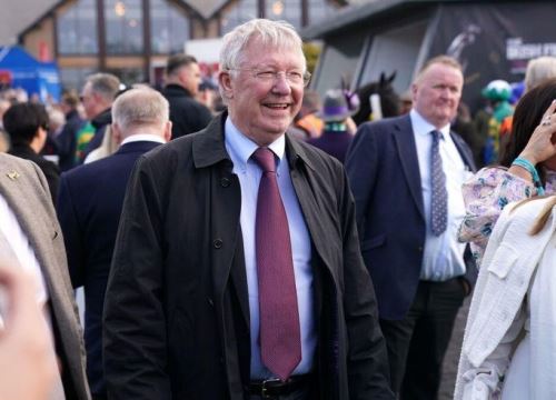 Sir Alex Ferguson bất ngờ tái xuất để vực dậy MU