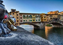 Tới Italia ghé thăm Ponte Vecchio, cây cầu đá lâu đời nhất ở châu Âu