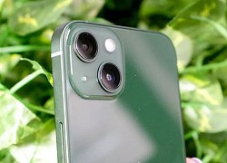 Trên tay iPhone 13 và iPhone 13 Pro phiên bản màu xanh lá