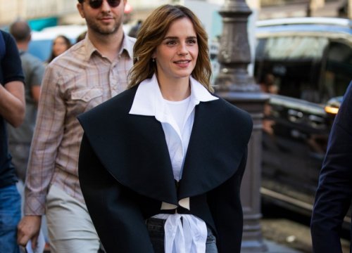 Emma Watson xinh đẹp dự show thời trang ở Pháp