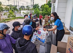 Gian hàng phúc lợi lưu động dành cho công nhân