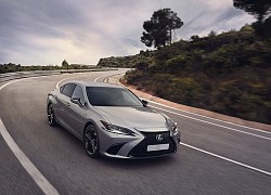 Lexus ES 2023 ra mắt, nâng cấp công nghệ