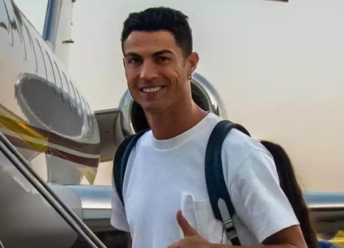 Vệ sĩ của Ronaldo làm loạn ở sân bay