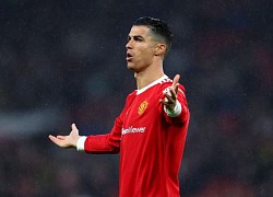 Ferdinand: 'MU nên thay Ronaldo bằng Lewandowski'