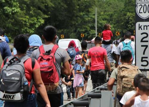 Mexico: Các nhóm buôn người thu lợi lớn từ nguời di cư