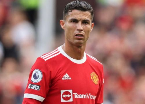 Ronaldo khiến MU thiệt hại khi bỏ du đấu