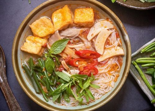 Bún Thái chua cay: 2 cách nấu đơn giản, ngon nhất tại nhà