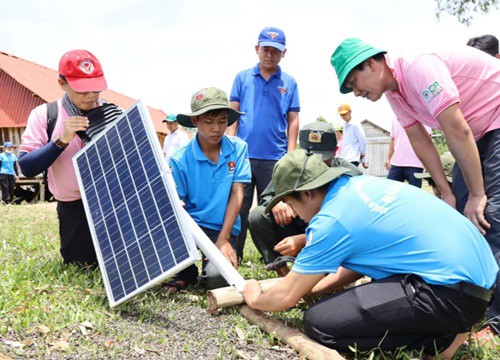 Công ty C.P. Việt Nam với hành trình mang ánh sáng lên vùng cao