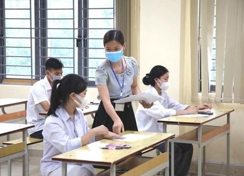 Mang thiết bị gian lận vào phòng thi, học sinh lớp 12 tỉnh Quảng Ninh bị đình chỉ