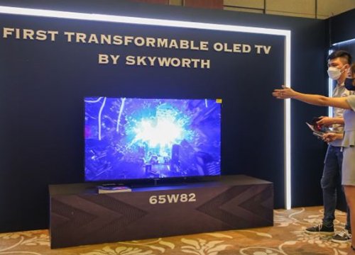 Siêu phẩm TV "biến hình" OLED W82 ra mắt tại Việt Nam, có giá bằng 1 chiếc xe hơi