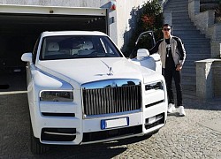 Rolls-Royce Cullinan của Ronaldo bị khóa bánh vì đỗ sai quy định