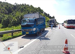 Yên Bái: Dừng ở làn khẩn cấp trên cao tốc, lái xe đầu kéo bị đâm tử vong