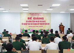 Bế giảng lớp đào tạo tiếng Anh trình độ B2 cho cán bộ, sĩ quan trong toàn quân