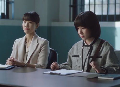 Extraordinary Attorney Woo tập 6: Park Eun Bin vỡ mộng khi Kang Tae Oh ở bên cô gái khác, chuyện gì đây?