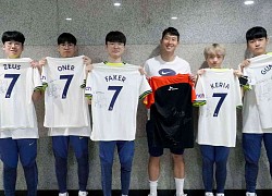 Faker chụp ảnh cùng Son Heung-min: Fan khịa '15 cúp chụp ảnh cùng 0 cúp'