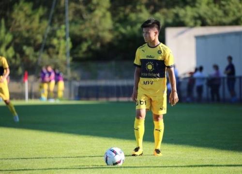 Quang Hải đá nửa trận, Pau FC thua đội vô địch Ligue 2