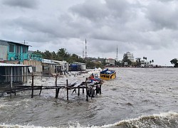 Sóng đánh lật ghe, 2 người mất tích ở Phú Quốc: Tìm thấy thi thể người cha