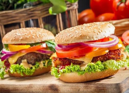 Cách làm bánh hamburger thịt heo ngon đúng điệu