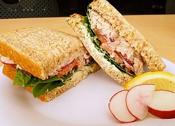 Sandwich cuộn bơ cá ngừ lạ miệng và đẹp mắt cho gia đình đổi gió