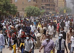 Sudan: Lực lượng an ninh sử dụng hơi cay để giải tán người biểu tình