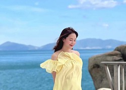 Tham khảo 12 set đồ với váy maxi của sao Việt để biết cách lên đồ du lịch đẹp miễn chê