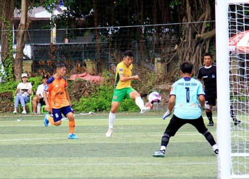 Thêm sân chơi cho giới phủi thủ miền Tây