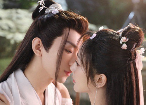 'Trầm Vụn Hương Phai' gặp 'biến căng': Nữ diễn viên phim ngoại tình với nhà sản xuất gây phẫn nộ, dư luận đòi tẩy chay, liệu có ảnh hưởng Thành Nghị và Dương Tử?