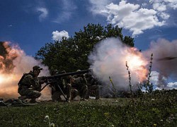 Ukraine phóng nhiều tên lửa HIMARS tấn công cây cầu then chốt ở miền nam