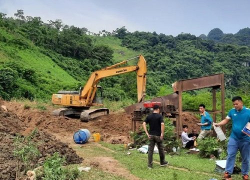 Bắt quả tang nhóm đối tượng khai thác vàng trái phép ở Cao Bằng