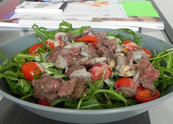 Bữa ăn gia đình thêm tròn vị với cách làm salad trộn thịt bò