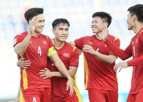 Cơ hội thi đấu cho cầu thủ trẻ và sự mở lòng của Hà Nội FC