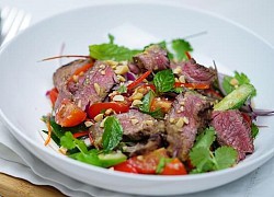 Cuối tuần lai rai với món salad thịt bò nướng ngon đúng chuẩn