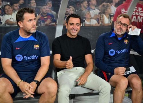 HLV Xavi: 'Barca chơi tốt hơn Real'