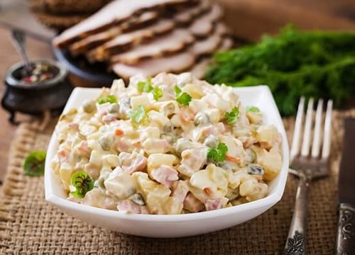 Hướng dẫn làm salad Nga thơm ngon mang sức mạnh khó cưỡng