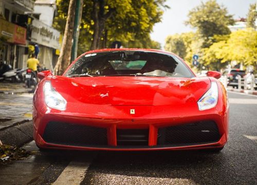 Mất hàng tỷ đồng sửa chữa Ferrari gặp tai nạn