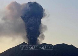 Nhật Bản phát cảnh báo mức cao nhất do núi lửa Sakurajima phun trào