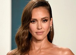 Giàu có và thích "kể khổ", "Thiên thần bóng tối" Jessica Alba bị phản ứng