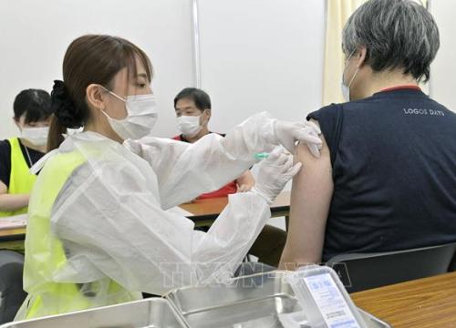 Thủ đô Tokyo tiêm đại trà mũi thứ 4 vaccine ngừa COVID-19