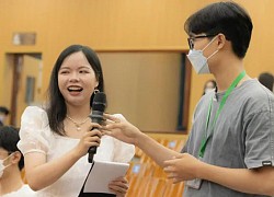 Chi hàng chục triệu đồng đi học làm MC