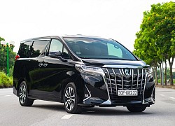 'Chuyên cơ mặt đất' Toyota Alphard 4 năm tuổi với lịch sử đặc biệt có giá gần 4 tỷ đồng, ngang ngửa Lexus RX 'đập hộp'