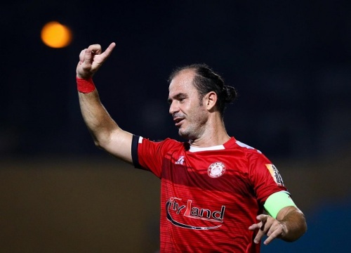 Đồng đội cũ của Kiatisak chuẩn bị tái xuất sân cỏ V.League?