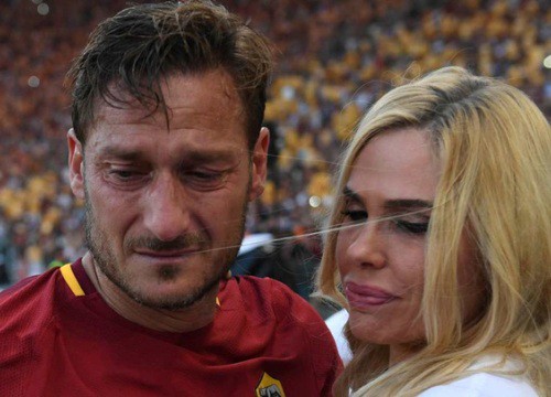 Lộ lý do Totti ly dị vợ sau 20 năm chung sống