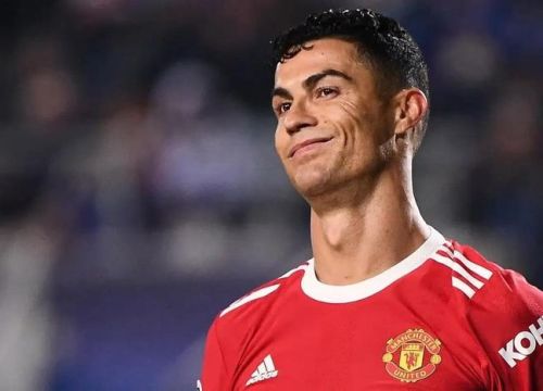 Man United sẽ mạnh hơn nếu giữ lại Ronaldo