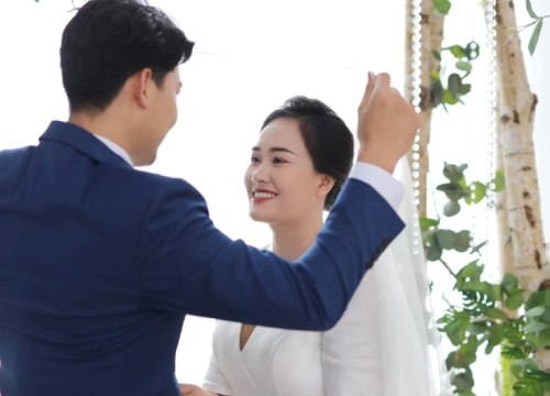 Hoa khôi bóng chuyền Linh Chi khoe ảnh cưới dịp "sanh thần", Sabina xinh đẹp sau sinh con