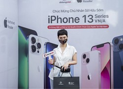 iPhone 13 series màu xanh lục chính thức lên kệ tại Việt Nam, giá chính thức từ 18 triệu