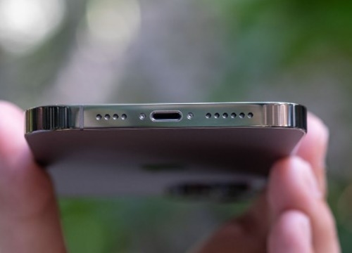 iPhone dùng USB-C còn chưa thấy, lại có người đem Lightning lên Samsung