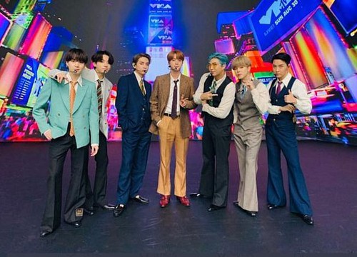 BTS làm nên lịch sử với chiến thắng lần thứ 4 liên tiếp cùng 1 hạng mục quan trọng, nhưng vì sao không góp mặt tại VMAs 2022?