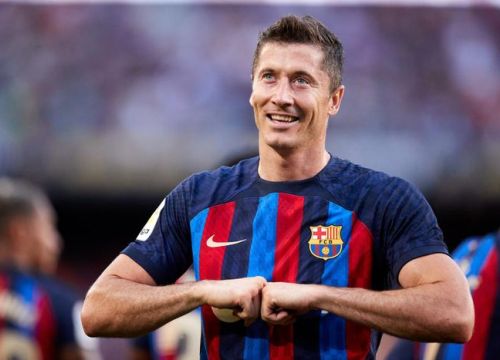 Barca và nụ cười Lewandowski